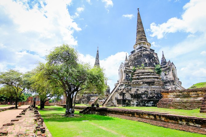 Bangkok to Ayutthaya Historical Park Tour with Lunch Cruise - Wat Mahathat: the royal monastery and the details your guide will point out
