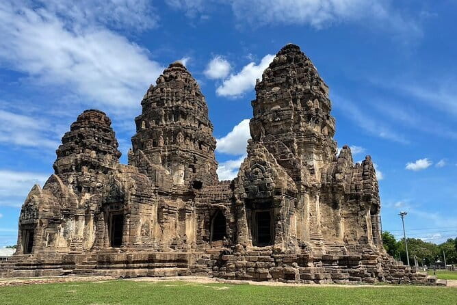 Bangkok to Ayutthaya Lopburi Monkey Temple, Largest Buddha Tour - Ayutthaya’s Temple Pair: Wat Mahathat and Wat Phra Si Sanphet