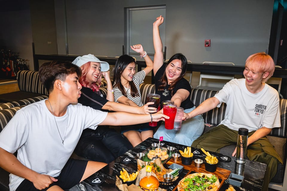 Bangkok: Topgolf Megacity Packages - Atmosphere at Megacity: social energy without tourist stress