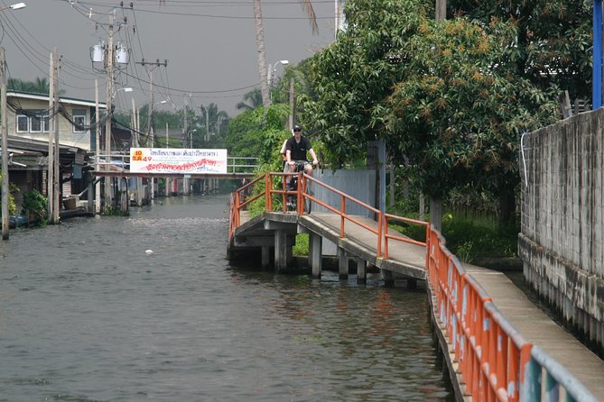 Bangkok Tour by Boat and Bike - Small group size and the guide effect (Bask gets special credit)
