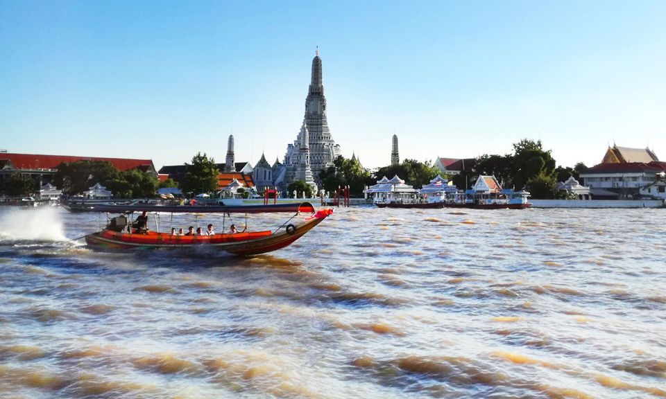 Bangkok: Travstore Original Bangkok Discovery Tour - Wat Saket and the Golden Mount sunset moment