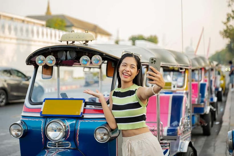 Bangkok Tuk-Tuk City Sightseeing Tour - Grand Palace and Giant Swing: The Iconic Bangkok Start