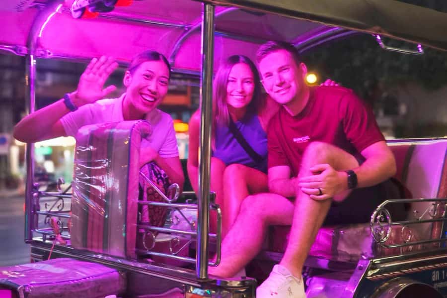 Bangkok Tuk Tuk Night Tour with Chinatown visit - Pickup limits: how the meeting point works when your hotel is far