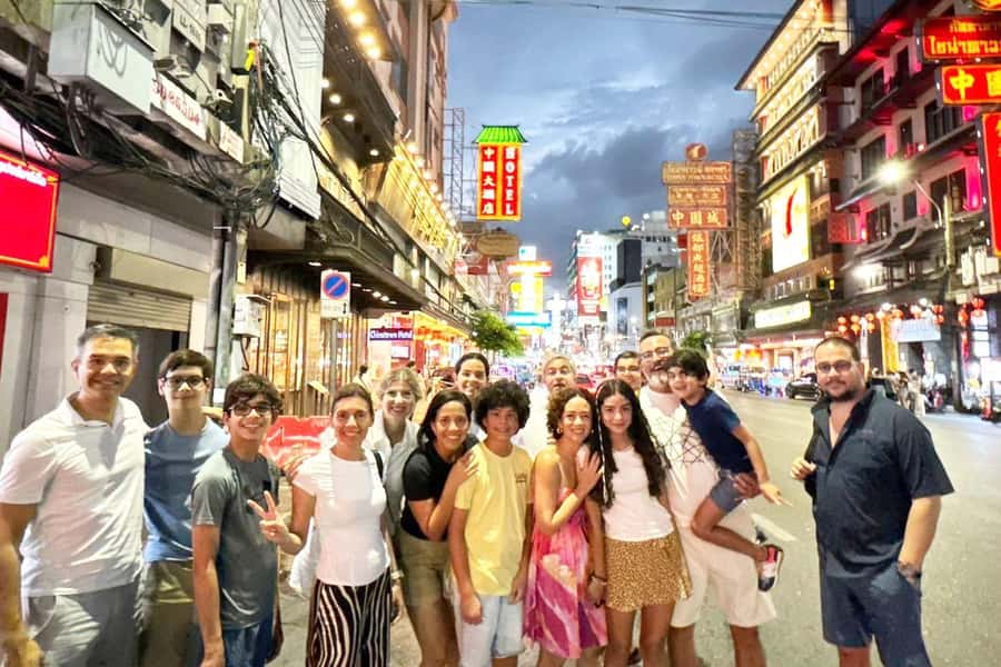 Bangkok Tuk Tuk Night Tour with Chinatown visit - Khaosan Road option: if you want nightlife, you can add it