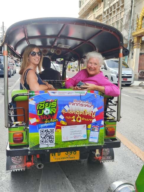 Bangkok Tuk Tuk Tour with Hotel Pick up and Dinner - Golden Mountain Temple and the Imperial Palace Areas: Big Sights on a Manageable Route