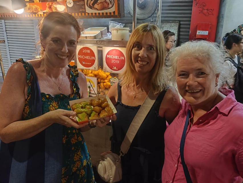 Bangkok Tuk Tuk Tour with Hotel Pick up and Dinner - Metal Castle Temple and Flower Market: Two Different Kinds of WOW