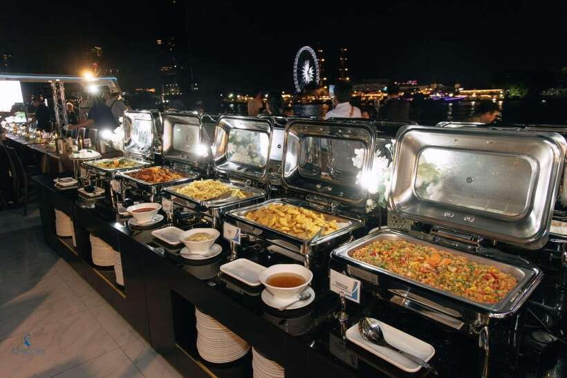Bangkok: Unicorn Chao Phraya River Dinner Cruise - What you’ll see on the water: Landmarks in night lighting