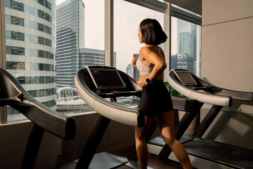 Bangkok: W Hotel Pool & Gym Experience - WET Outdoor Pool: The Point of the Day Pass