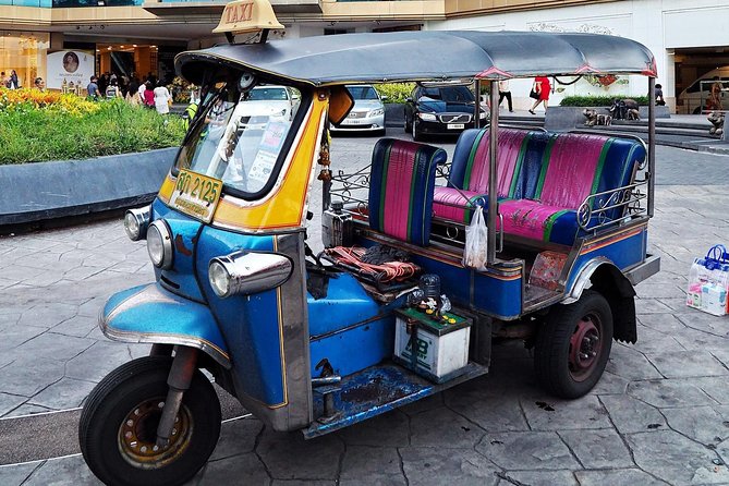 "Bangkok Walking Hopping Tour" show city’s historic sights are located. - Stop 5: Talad Noi Wall Art for Street Photos, Community Scenes, and a River Finish