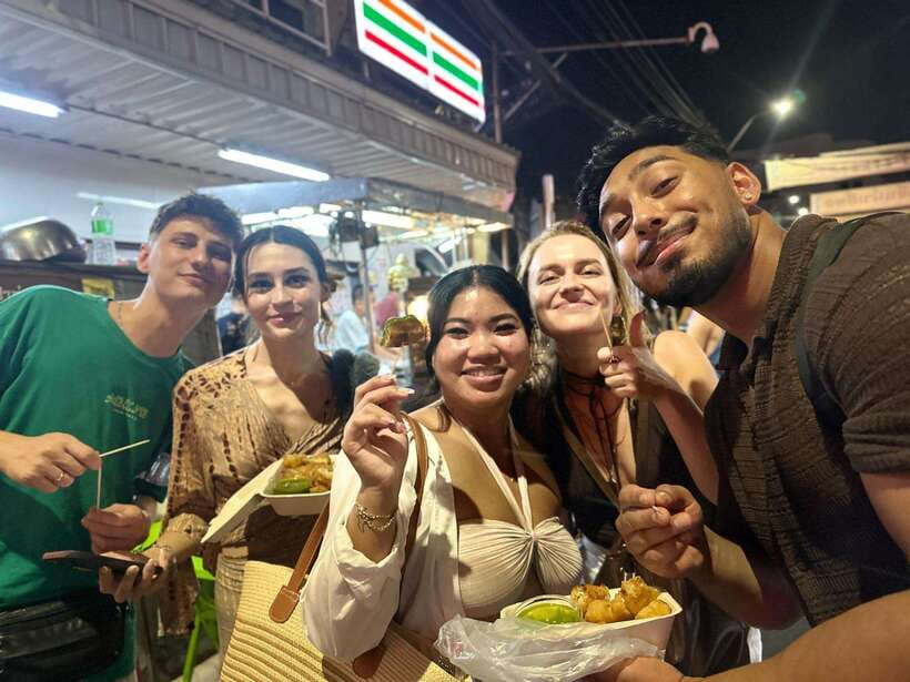 Bangkok Walking Tour : Mouthwatering Journey Food Tour - Meeting at Im Chinatown Mall: quick start, smart walking pace