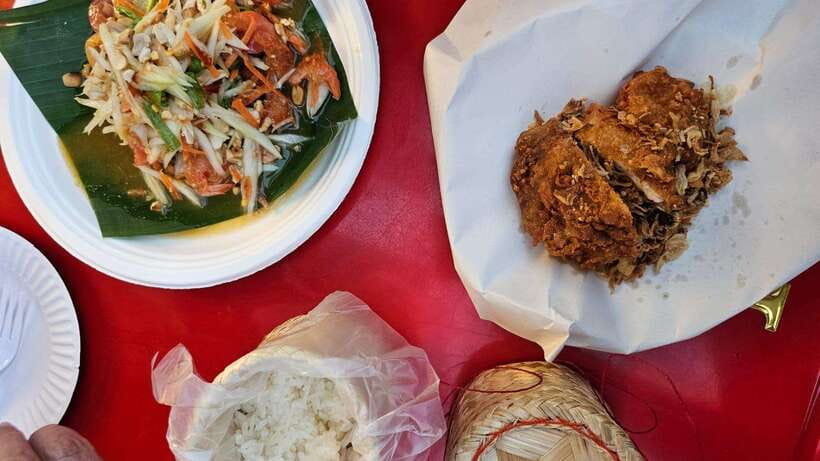 Bangkok Walking Tour : Mouthwatering Journey Food Tour - How the guide turns food into stories (not just samples)