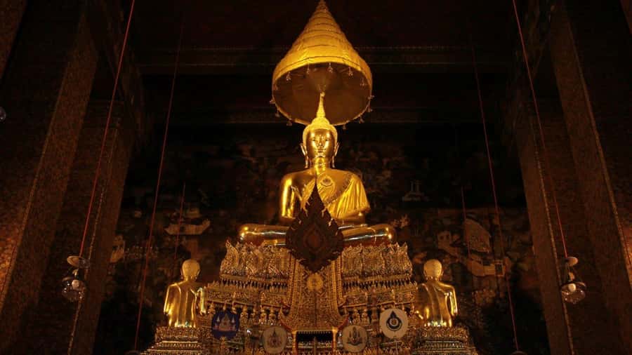 Bangkok: Wat Pho & Wat Arun Half-Day Private Walking Tour - Wat Arun’s Temple of Dawn: ornate pagoda + mosaic Chedi