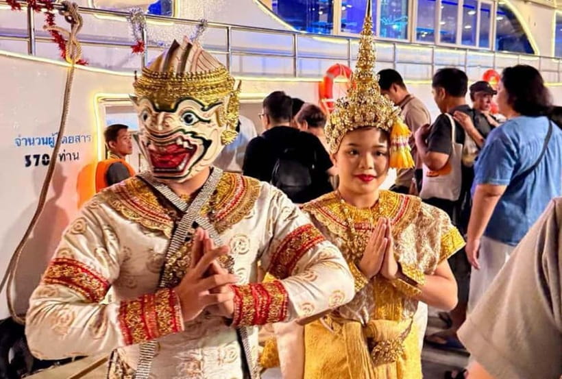 Bangkok: White Orchid Chao Phraya Dinner Cruise free Beer - Getting Onboard: Choosing Asiatique or ICONSIAM (and Why It Matters)