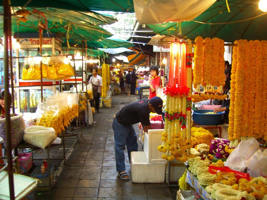 Bangkok with a Private Car and Driver Customizable Tours - 8-hour route: Grand Palace to Wat Pho, Chatuchak, Lumphini, and Siam shopping
