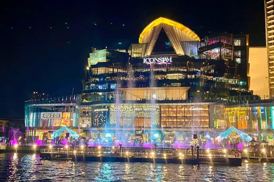 Bangkok: Wonderful Pearl Dinner Cruise and Live Performance - Boarding at River City Pier: where comfort decisions start