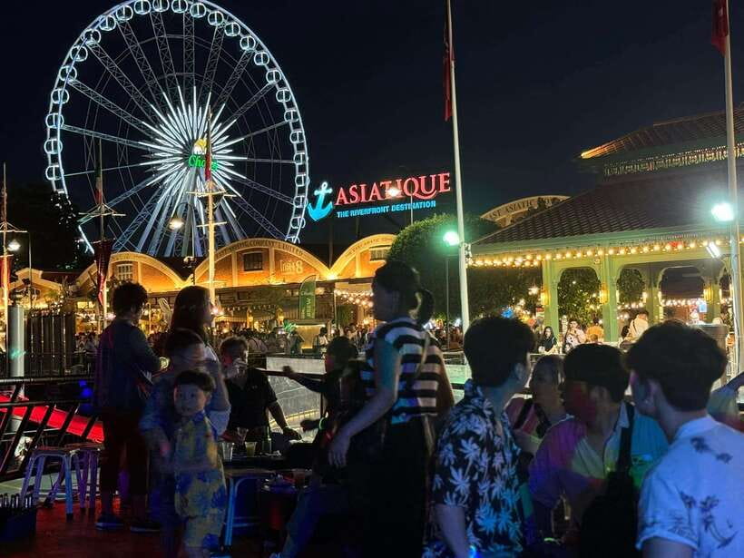 Bangkok: Yodsiam Sightseeing Cruise Snacks & Unlimited Beer - The vibe: a party cruise that still works for sightseeing