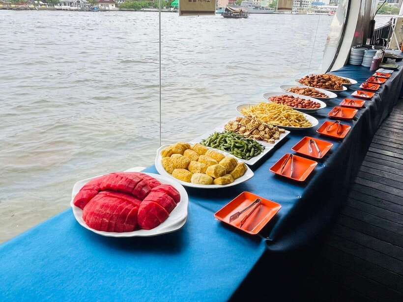Bangkok: Yodsiam Sightseeing Cruise Snacks & Unlimited Beer - The route at night: what you’ll likely see from the water