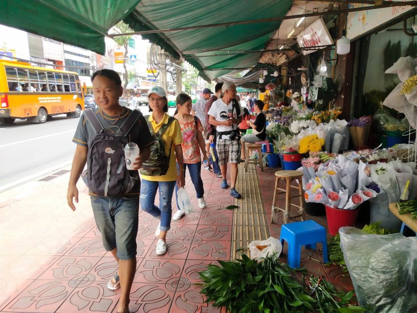 Bangkok:4Hour Flower Market and Little India Tour Mini Group - Phahurat (Bangkok’s largest textile market) for fabric fans and bargain-minded walkers