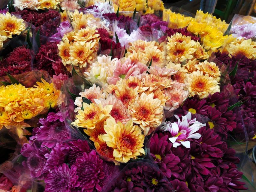 Bangkok:4Hour Flower Market and Little India Tour Mini Group - Sampeng Market: a giant, low-price-feel shopping maze