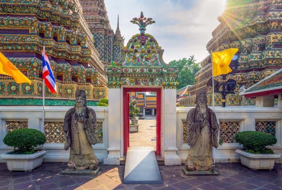 Bangkok:Private Guided Tour |Grand Palace, Wat Pho, Wat Arun - Wat Arun: Central Prang Steps and River Views That Feel Worth It