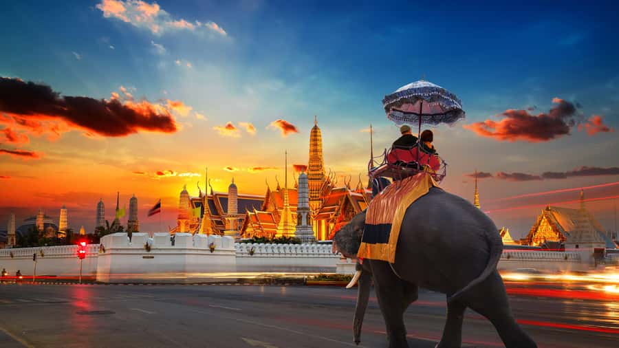Bangkok:Private Guided Tour |Grand Palace, Wat Pho, Wat Arun - Grand Palace: Emerald Buddha Views and Royal Setting Rules