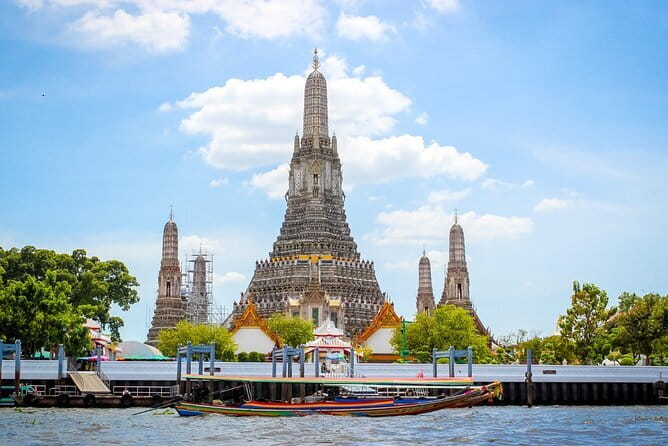 Bangkok's Best: City Highlights & Floating Market Private Tour - Damnoen Saduak Floating Market: Long-Tail Boat Views From the Water