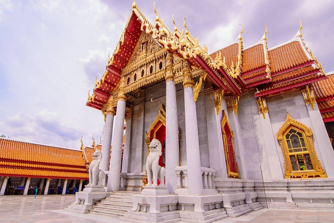 Bangkok's Landmarks Tour : GrandPalace WatTraimit WatPho WatArun - Lunch, photo timing, and that extra food moment