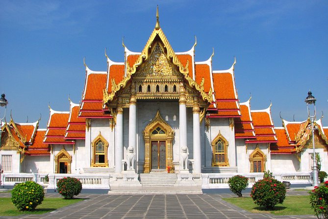 Bangkok’s Sacred Temples & Local Culture Half-Day Tour - Wat Pho (Wat Phra Chetuphon): the reclining Buddha and the big-room calm