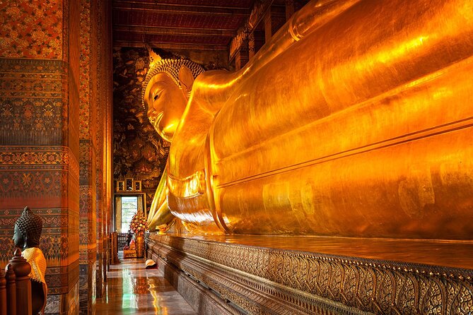 Bangkok’s Three Iconic Temples: Wat Traimit, Wat Pho & Wat Arun - Getting there in Bangkok heat: pickup rules and what to wear