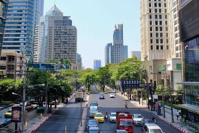 Bangkok's Wireless Road: A Self-Guided Audio Tour - Why Wireless Road fits a self-guided audio format