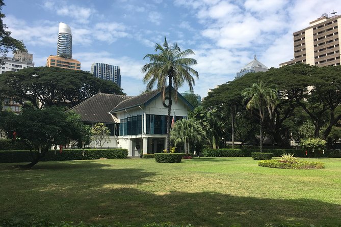 Bangkok's Wireless Road: A Self-Guided Audio Tour - The Green Mile: linking Lumphini and Benjakiti parks