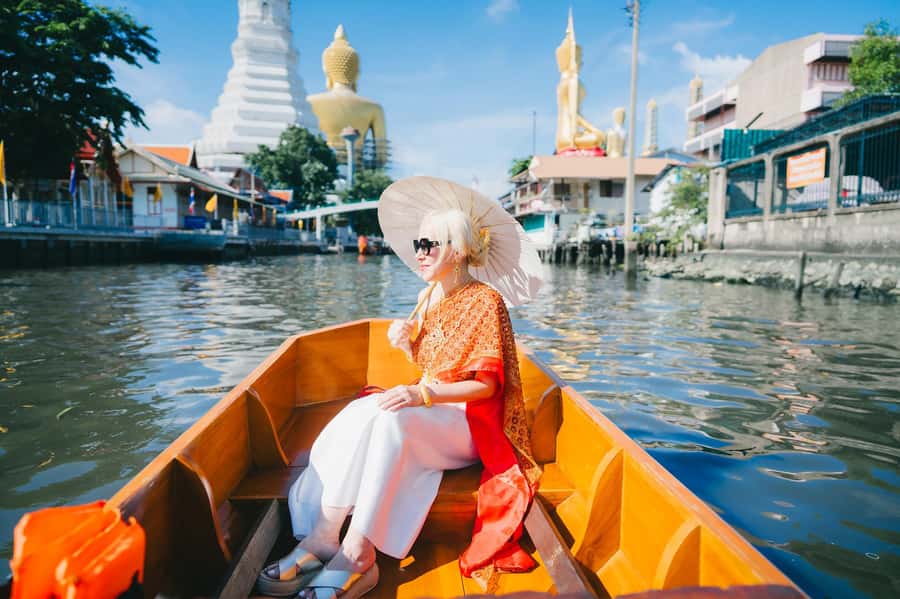 Bangkok:Thai costume with Long tail boat photoshoot - Long-Tail Boat + Thai Costume Photos in Bangkok: The Practical Why
