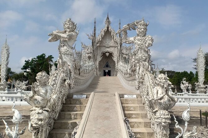 Best Places in Chiang Rai White, Blue, Big Buddha, Tea Plantation - Chiang Mai Pickup to Chiang Rai Return: The 11-Hour Reality