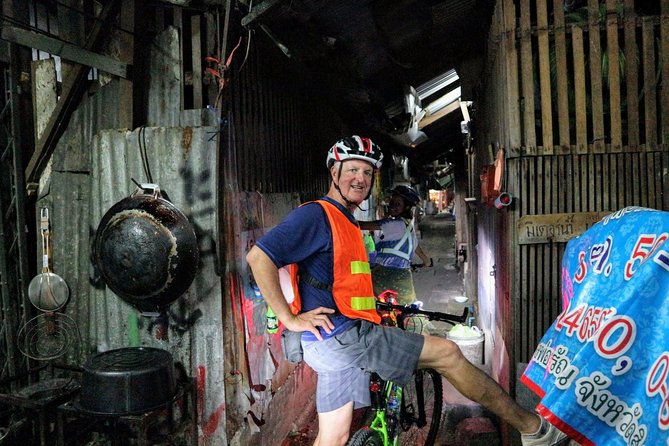 Bike Bangkok at Night with Thai Dinner - Stop 6: Pak Khlong Talat flower market after dark