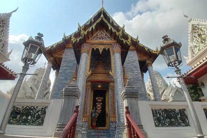 Bike & Bite with Boss: Explore Bangkok - Wat Ratchapradit: a tiny temple with a big story