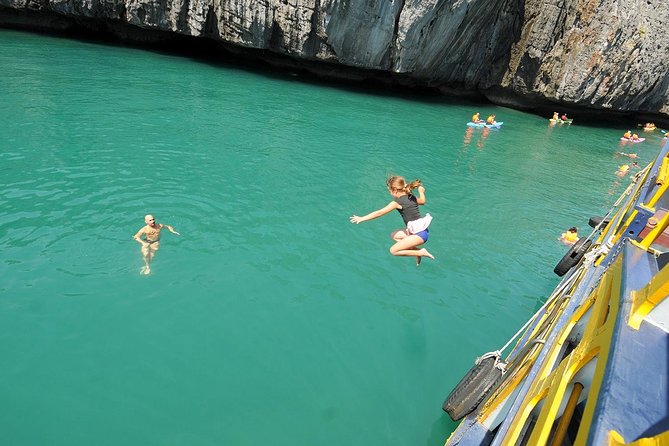 Blue Stars Kayaking Adventure in Angthong Marine Park - Snorkeling and kayaking gear: what’s included and how to use it smartly