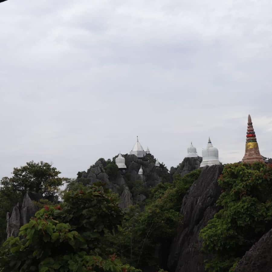 Chang Mai: Unseen in Thailand Wat Chaloemprakiat Lampang - Getting there smoothly: private car, pickup limits, and a full 11-hour day