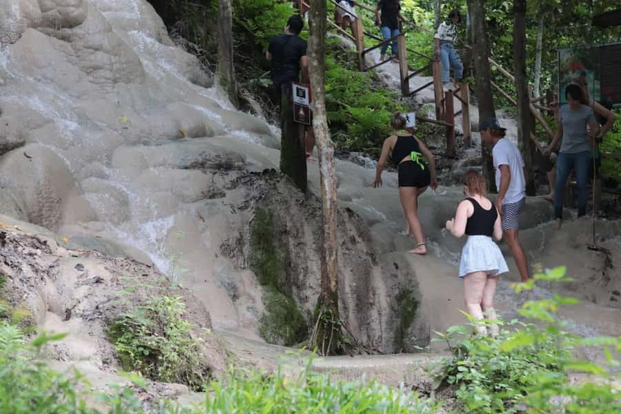 Chiang Dao Cave, Sticky Waterfall, Baan Den Temple Private - Should You Book Chiang Dao Cave, Wat Baan Den, and Sticky Waterfall?