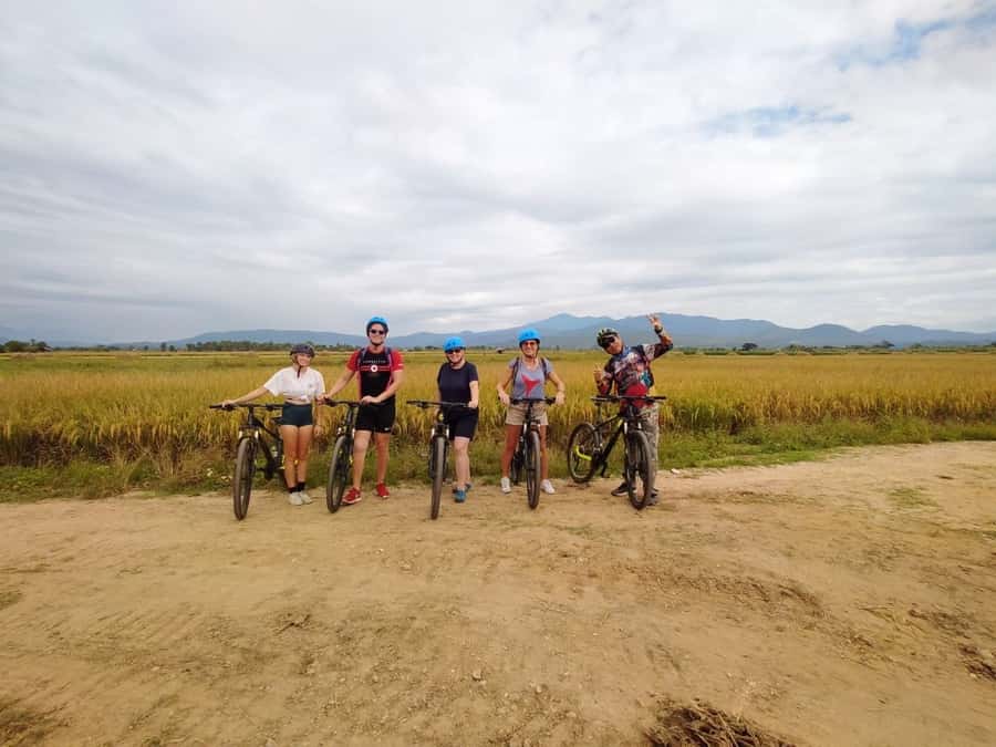 Chiang Mai: 25km Leisure Mountain Biking & Jungle Kayaking - Lunch at Mango Plantation Restaurant: Simple, Filling, and Actually Timed Right