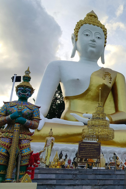 Chiang Mai: Bamboo Rafting and Wat Phra That Doi Kham - How the Small Group Setup Changes the Day