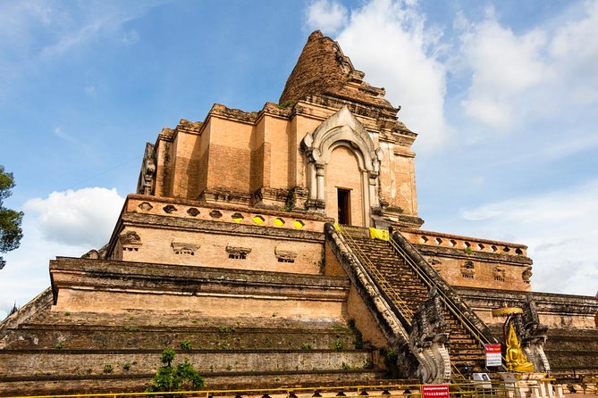 Chiang Mai Best City Tour with Doi Suthep & Iconic Temples - What a great guide adds at these stops (and how to tell you have one)