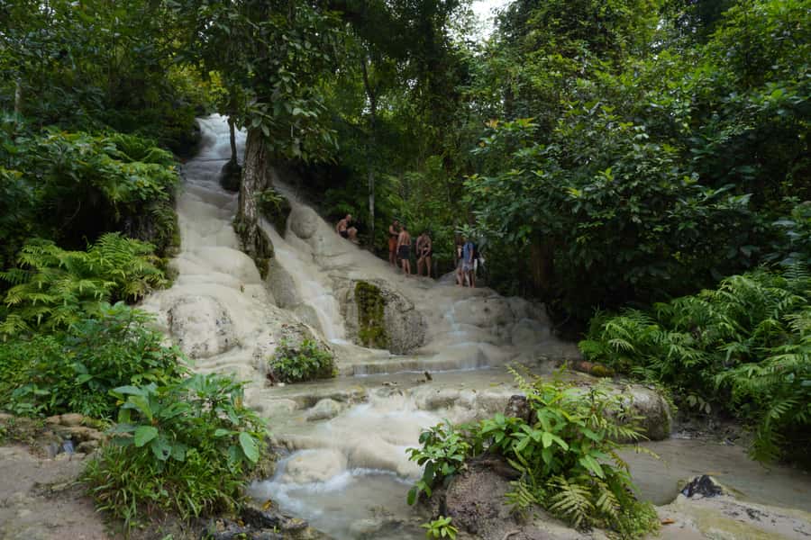 Chiang Mai: Bua Thong Sticky Waterfall & Huge Cave & Buffet - Sticky Waterfall Climb: What Sticky Really Means and How the 100 Steps Feel