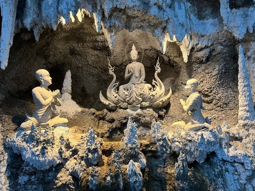 Chiang Mai: Chiang Rai Highlights in One Day - Wat Rong Suea Ten (Blue Temple): golden accents inside a sapphire mood