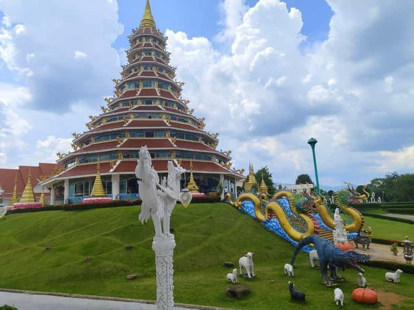 Chiang Mai: Chiang Rai Red, White, and Blue Temples day tour - The Ride From Chiang Mai to Chiang Rai: Long, Scenic, and Not Always Fun