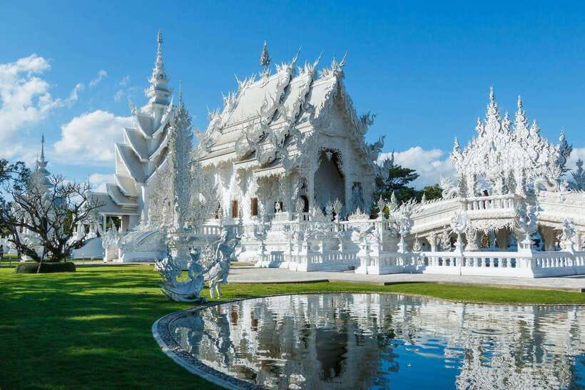 Chiang Mai> Chiang Rai Temples(White/Red/Blue) Day Tour - Lunch in Chiang Rai: Use It to Regroup