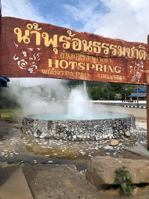 Chiang Mai: Chiang Rai White, Blue & Black Temples Day Tour - Meeting Up and Van Ride Logistics (So Your Day Doesn’t Start Stressy)