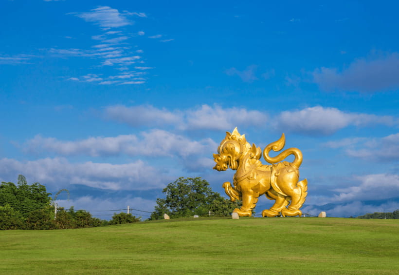Chiang Mai: Chiang Rai White, Blue, Red Temples & Long Neck - Huay Plakang and the Red Temple: 9 tiers plus the giant Guan Yin