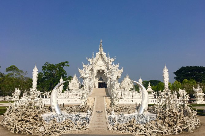 Chiang Mai-Chiang Rai:White+Black+Blue Temple+Golden Triangle+Boat Trip - Mekong River Boat Trip: The Best Change of Pace