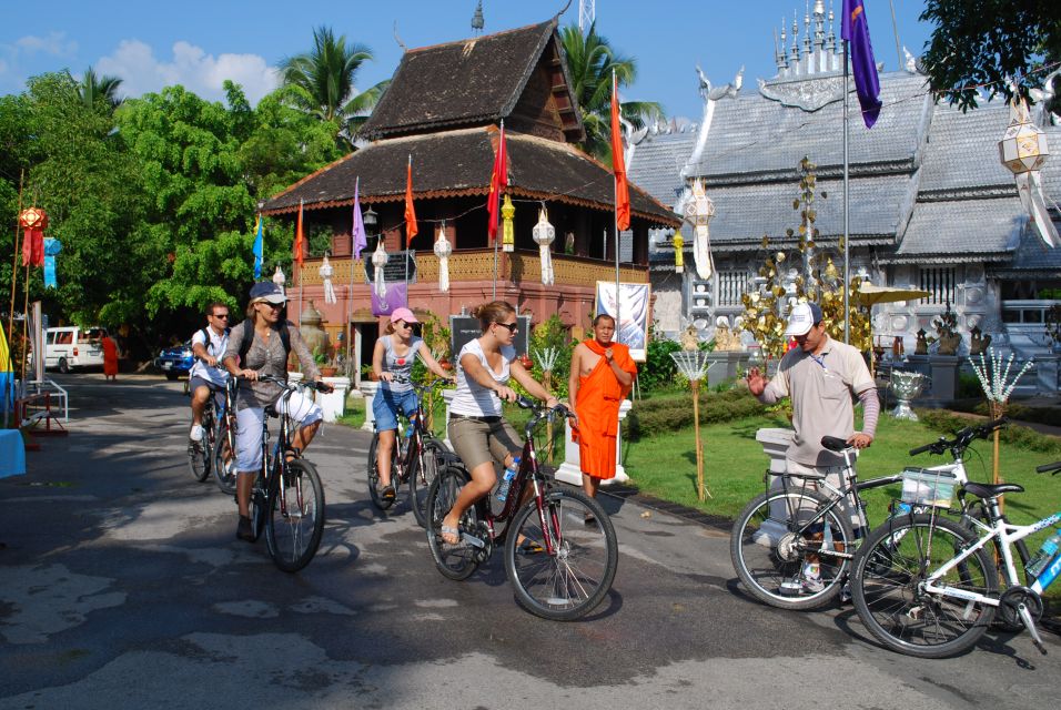 Chiang Mai City Culture Bicycle Ride - Starting with Wat Chedi Luang: the Emerald Buddha thread