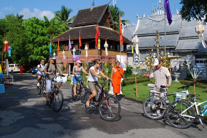 Chiang Mai City Culture Half-Day Cycling Tour - Wat Chedi Luang Varavihara: Starting with an Ancient Temple Complex